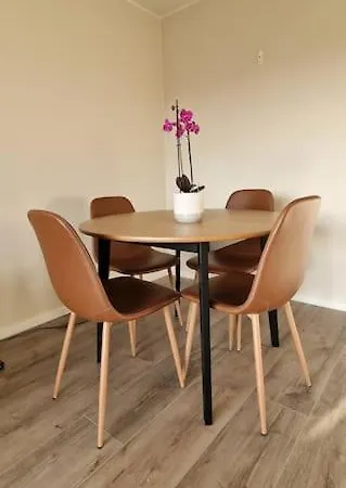 Lejlighed Free Parking - Cozy Flat 26 Minutes From S